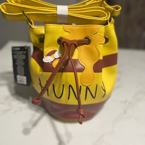 🍯 NWT Loungefly Winnie the Pooh Honey Pot Drawstring Crossbody Purse - Picture 3 of 8
